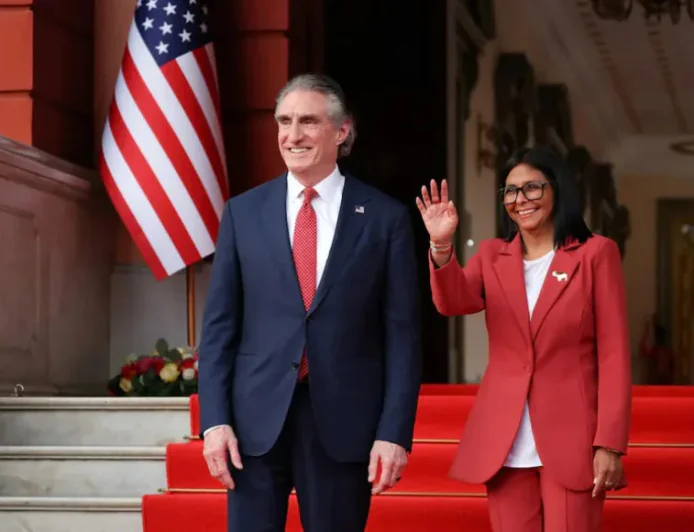 US Interior Chief Burgum Arrives in Caracas for Venezuela Talks